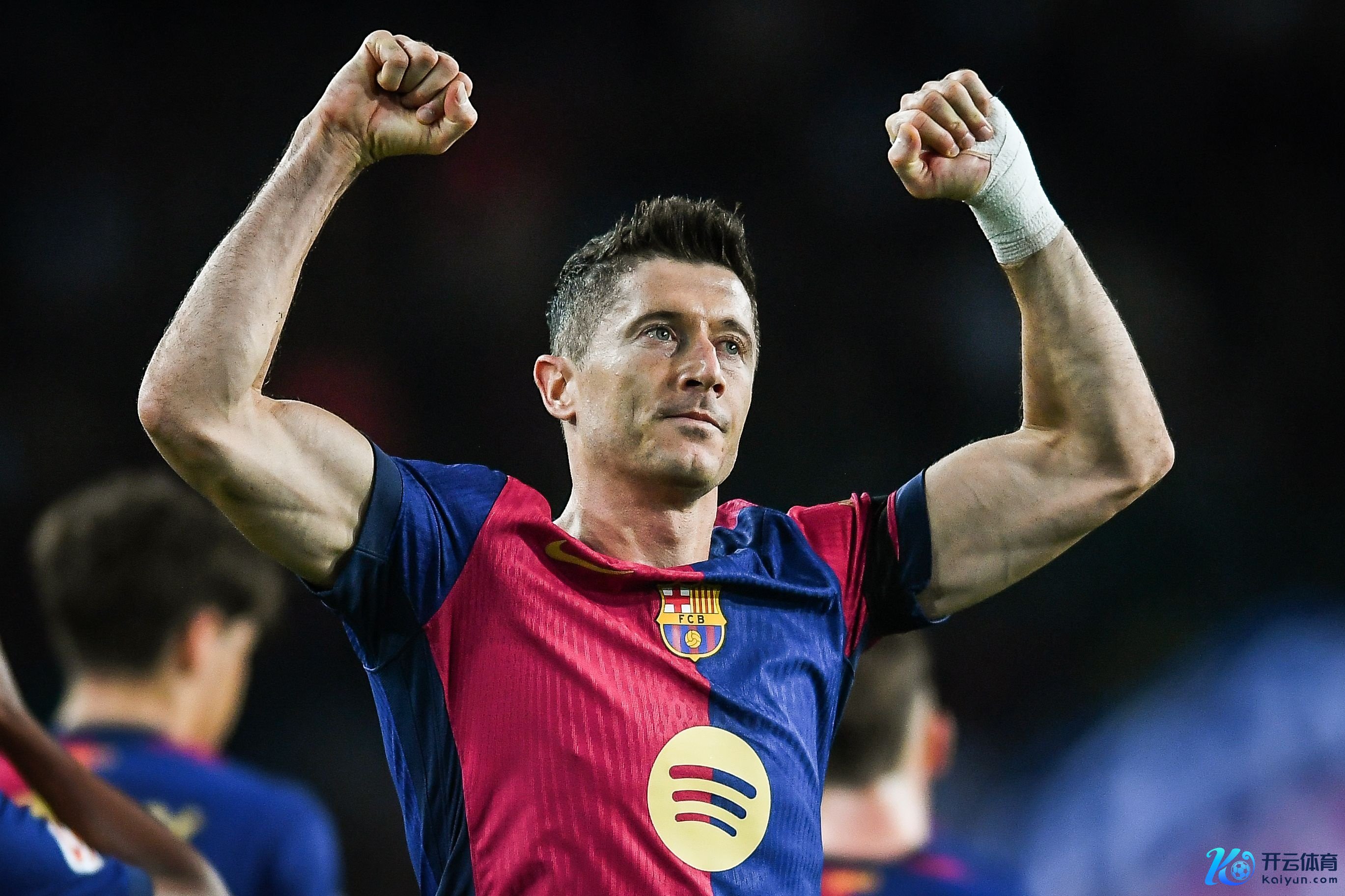 每体：莱万迎来第二春体育赛事直播，巴萨已决定和他续约